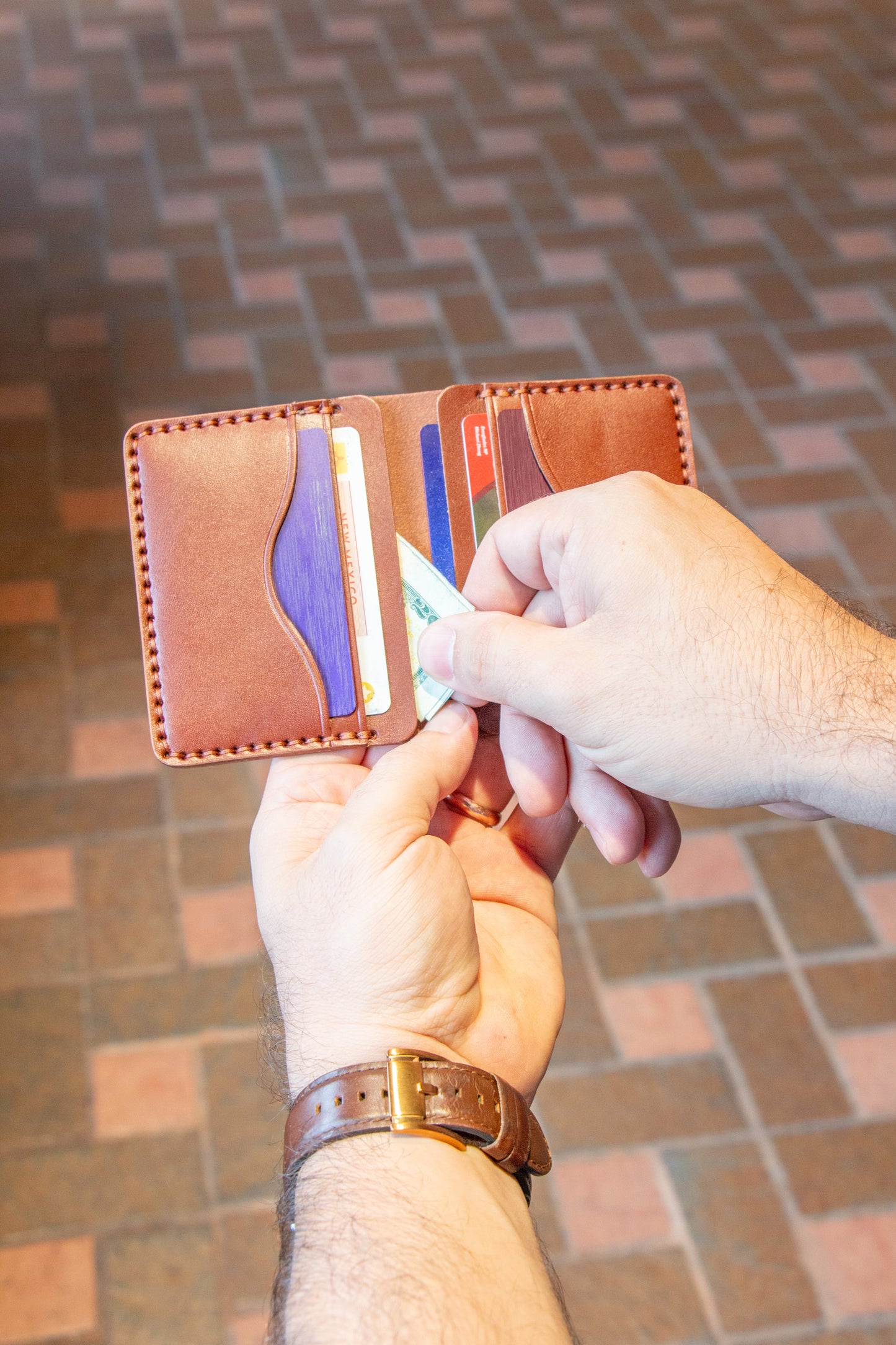 Capitan Wallet - Timeless Tones