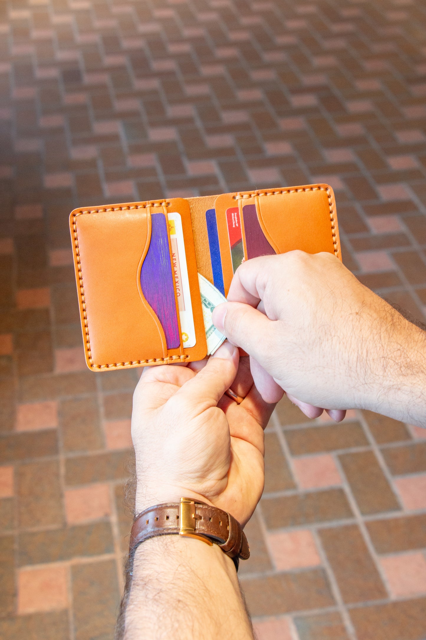 Capitan Wallet - Timeless Tones